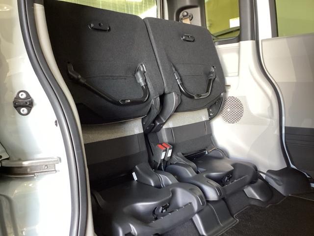 座面を跳ね上げて収納スペースを広くすることも可能です。