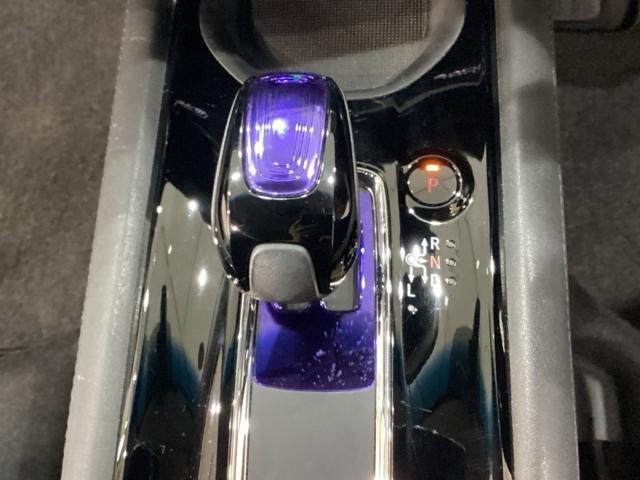 ヴェゼル ハイブリッドＸ　いまコレ＋新品・フロアカーペットマット付　リモコンエンジンスターター付　光触媒抗菌消臭施工済（10枚目）