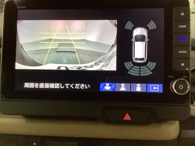 バックでの車庫入れも安心です! リアカメラが付いているバックモニター付のナビを装備しております。バンパーについているソナーや、操作線もついており距離感も画面から確認できます。
