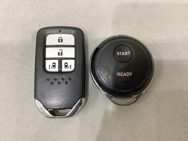 フリード＋ Ｇ　４ＷＤ　両側電動スライドドア　光触媒抗菌消臭施工済　メモリーナビ　フルセグＴＶ　Ｂｌｕｅｔｏｏｔｈ接続　バックカメラ　スマートキー　ドライブレコーダー　ミュージックサーバー　ＡＢＳ（12枚目）