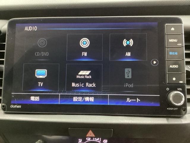 フィット e:HEVホームブラックスタイル 4WD 中古スタッドレスタイヤ、純正メモリーナビ、ドライブレコーダー前後装着+ETC付 当社デモカー フルセグTV Bluetooth接続 バックカメラ スマートキー 衝突被害軽減システム ABS(9枚目)