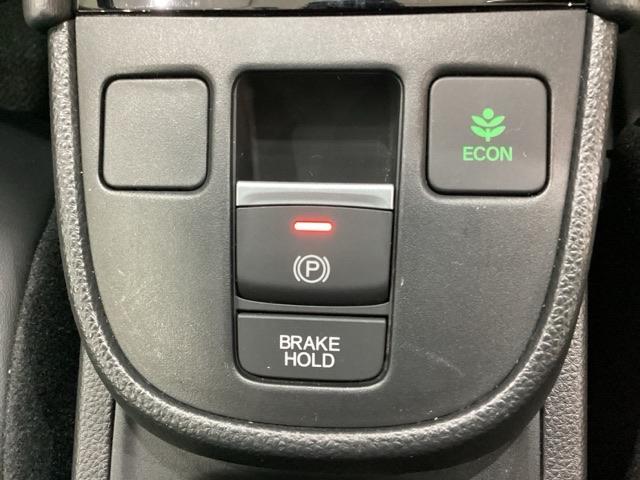 フィット e:HEVホームブラックスタイル 4WD 中古スタッドレスタイヤ、純正メモリーナビ、ドライブレコーダー前後装着+ETC付 当社デモカー フルセグTV Bluetooth接続 バックカメラ スマートキー 衝突被害軽減システム ABS(12枚目)