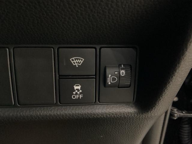 フィット e:HEVホームブラックスタイル 4WD 中古スタッドレスタイヤ、純正メモリーナビ、ドライブレコーダー前後装着+ETC付 当社デモカー フルセグTV Bluetooth接続 バックカメラ スマートキー 衝突被害軽減システム ABS(17枚目)