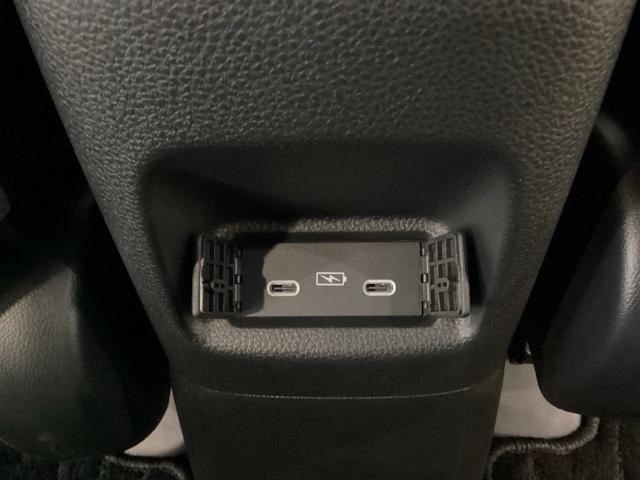 フィット e:HEVホームブラックスタイル 4WD 中古スタッドレスタイヤ、純正メモリーナビ、ドライブレコーダー前後装着+ETC付 当社デモカー フルセグTV Bluetooth接続 バックカメラ スマートキー 衝突被害軽減システム ABS(23枚目)