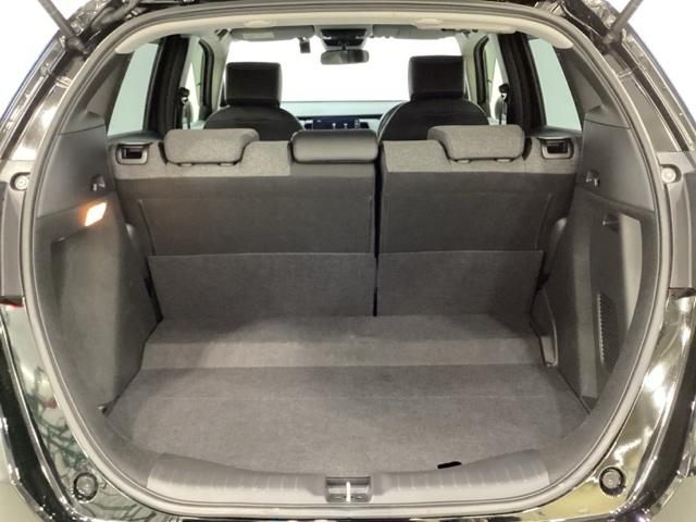 フィット e:HEVホームブラックスタイル 4WD 中古スタッドレスタイヤ、純正メモリーナビ、ドライブレコーダー前後装着+ETC付 当社デモカー フルセグTV Bluetooth接続 バックカメラ スマートキー 衝突被害軽減システム ABS(26枚目)