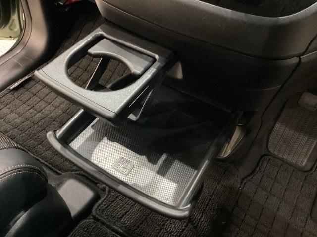 フリードハイブリッド ハイブリッド・クロスターホンダセンシング　４ＷＤ　両側電動スライドドア　光触媒抗菌消臭施工済　ドライブレコーダー　メモリーナビ　フルセグＴＶ　Ｂｌｕｅｔｏｏｔｈ接続　バックカメラ　スマートキー　衝突被害軽減システム　盗難防止システム（8枚目）