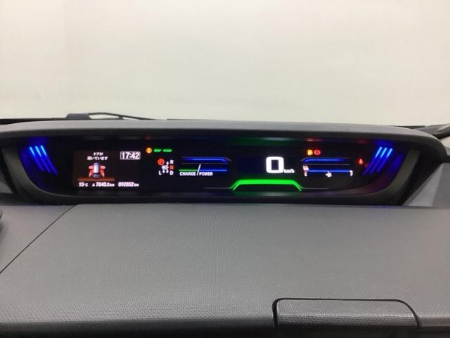 フリードハイブリッド ハイブリッド・クロスターホンダセンシング　４ＷＤ　両側電動スライドドア　光触媒抗菌消臭施工済　ドライブレコーダー　メモリーナビ　フルセグＴＶ　Ｂｌｕｅｔｏｏｔｈ接続　バックカメラ　スマートキー　衝突被害軽減システム　盗難防止システム（10枚目）