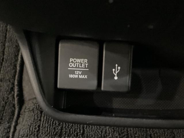 フリードハイブリッド ハイブリッド・クロスターホンダセンシング　４ＷＤ　両側電動スライドドア　光触媒抗菌消臭施工済　ドライブレコーダー　メモリーナビ　フルセグＴＶ　Ｂｌｕｅｔｏｏｔｈ接続　バックカメラ　スマートキー　衝突被害軽減システム　盗難防止システム（18枚目）