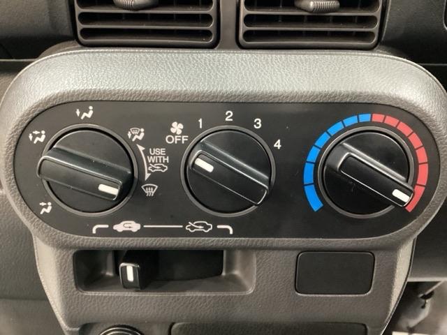 アクティトラック ＳＤＸ　４ＷＤ　光触媒抗菌消臭施工済　パワーステアリング　三方開　シガーソケット　荷台ランプ　５速マニュアル（9枚目）