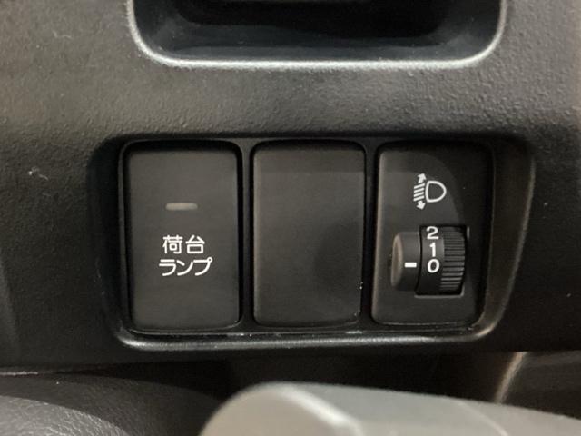 アクティトラック ＳＤＸ　４ＷＤ　光触媒抗菌消臭施工済　パワーステアリング　三方開　シガーソケット　荷台ランプ　５速マニュアル（12枚目）