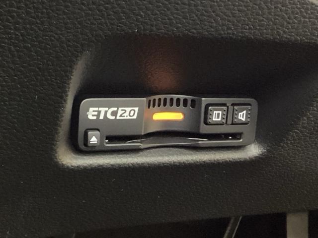 フィット ｅ：ＨＥＶホーム　純正メモリーナビ　ドライブレコーダー　キーレス　ホンダセンシング　クルーズコントロール　衝突軽減ブレーキ　横滑り防止　障害物センサー　盗難防止　バックカメラ　ＬＥＤヘッドライト　４ＷＤ（18枚目）