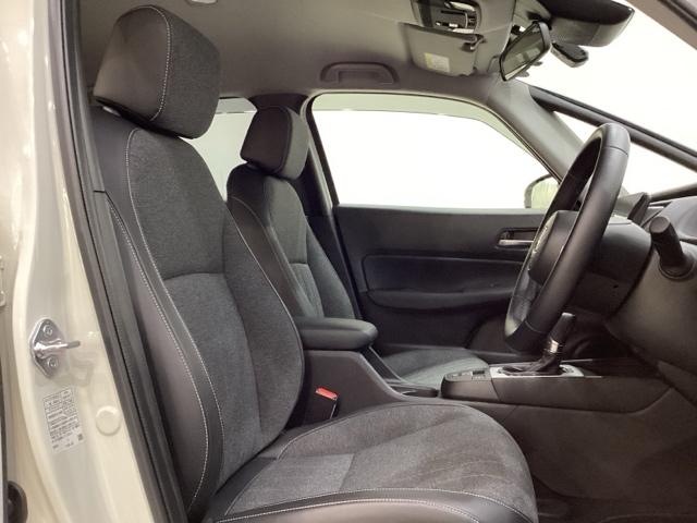 フィット ｅ：ＨＥＶホーム　純正メモリーナビ　ドライブレコーダー　キーレス　ホンダセンシング　クルーズコントロール　衝突軽減ブレーキ　横滑り防止　障害物センサー　盗難防止　バックカメラ　ＬＥＤヘッドライト　４ＷＤ（22枚目）