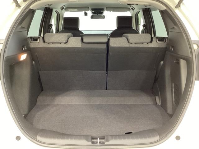 フィット ｅ：ＨＥＶホーム　純正メモリーナビ　ドライブレコーダー　キーレス　ホンダセンシング　クルーズコントロール　衝突軽減ブレーキ　横滑り防止　障害物センサー　盗難防止　バックカメラ　ＬＥＤヘッドライト　４ＷＤ（26枚目）