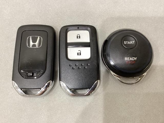 ヴェゼル Ｘ・ホンダセンシング　純正メモリーナビ　リモコンエンジンスターター付　ドライブレコーダー前後装備車　純正アルミホイール　ＥＴＣ　バックカメラ　シートヒーター　衝突軽減ブレーキ　ＬＥＤヘッドライト　ホンダセンシング（13枚目）