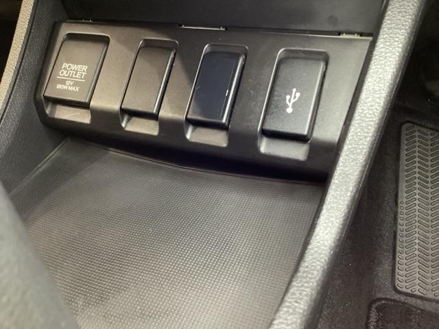 ヴェゼル Ｘ・ホンダセンシング　純正メモリーナビ　リモコンエンジンスターター付　ドライブレコーダー前後装備車　純正アルミホイール　ＥＴＣ　バックカメラ　シートヒーター　衝突軽減ブレーキ　ＬＥＤヘッドライト　ホンダセンシング（18枚目）