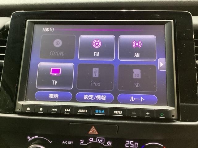 ナビゲーションはフルセグＴＶ、インターナビ対応のＧａｔｈｅｒｓ純正メモリーナビを搭載しています。Ｂｌｕｅｔｏｏｔｈオーディオ機能がありますので、スマートフォンなどの音楽も再生できます。