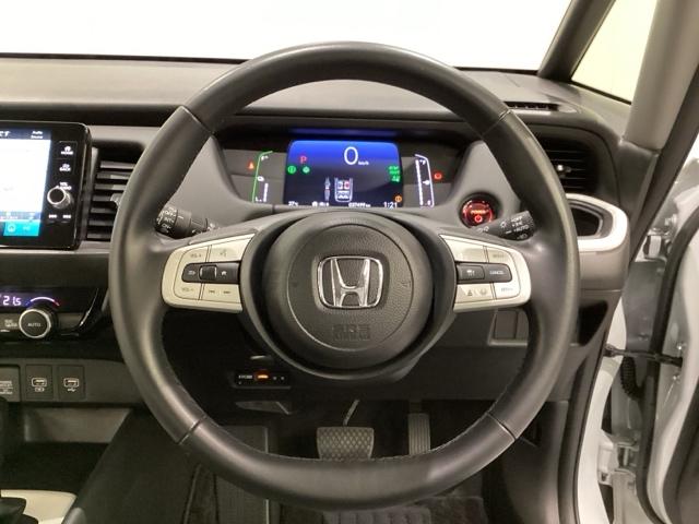 フィット ｅ：ＨＥＶホーム　当社レンタアップ　ドライブレコーダー前後装備車　光触媒抗菌消臭施工済（12枚目）