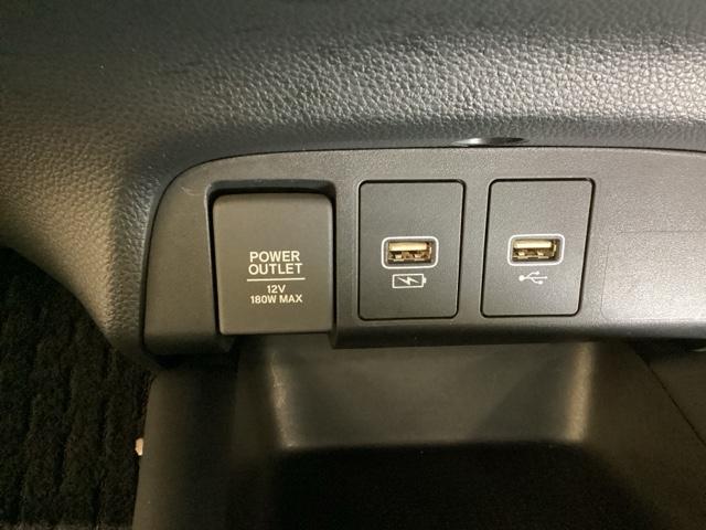 フィット ｅ：ＨＥＶホーム　当社レンタアップ　ドライブレコーダー前後装備車　光触媒抗菌消臭施工済（18枚目）