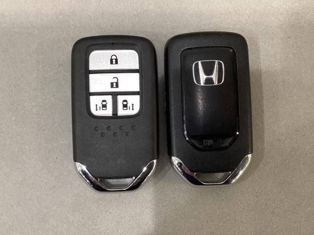 フリード Ｇ　純正メモリーナビ　ドライブレコーダー　シートヒーター　両側電動スライドドア　ホンダセンシング　クルーズコントロール　衝突軽減ブレーキ　横滑り防止　バックカメラ　盗難防止　ＬＥＤヘッドライト（14枚目）