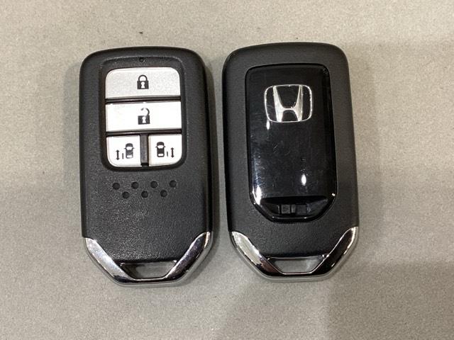 フリード Ｇ　純正メモリーナビ　ドライブレコーダー　シートヒーター　両側電動スライドドア　ホンダセンシング　クルーズコントロール　衝突軽減ブレーキ　横滑り防止　バックカメラ　盗難防止　ＬＥＤヘッドライト　４ＷＤ（14枚目）