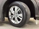 純正アルミホイールを装備しています。足元を引き立てて、美しいボディラインを一層引き締めてくれています。