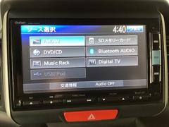 ナビゲーションはフルセグＴＶ対応のＧａｔｈｅｒｓ純正メモリーナビを搭載しています。Ｂｌｕｅｔｏｏｔｈオーディオ機能がありますので、スマートフォンなどの音楽も再生できます。 6