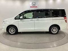 購入後も自社指定整備工場完備でお客様の愛車をしっかりサポート致します！御納車時には安全かつ安心してお乗り頂けるようホンダ専門知識を持つ整備スタッフが点検・整備・装備も説明をしてお渡ししております。 4
