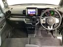 車内は光触媒抗菌消臭施工済です。インパネ周りはスタイリッシュなデザインで機能や装備も充実しています。グローブボックスやカップホルダーのほかにトレーなどたくさんの収納スペースが付いています。