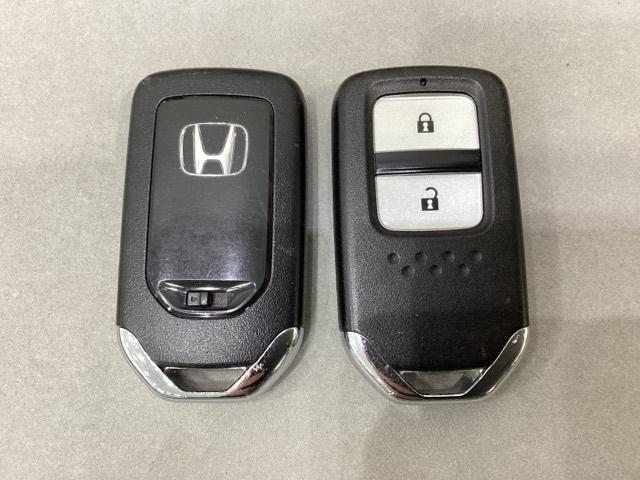 フィット １３Ｇ・Ｆパッケージ　いまコレ＋新品・フロアカーペットマット付　光触媒抗菌消臭施工済（12枚目）