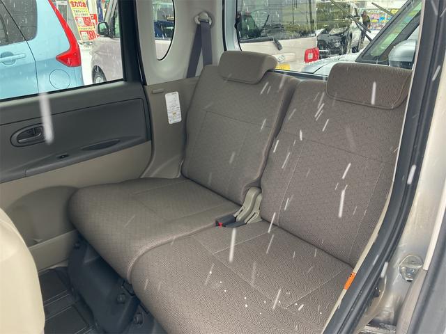 タント Ｘ　４ＷＤ　純正ＣＤ　コラムシフト　ピラーレス　スマートキー　左側パワースライドドア（6枚目）
