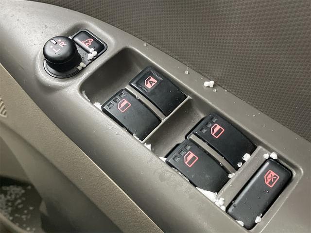 タント Ｘ　４ＷＤ　純正ＣＤ　コラムシフト　ピラーレス　スマートキー　左側パワースライドドア（20枚目）