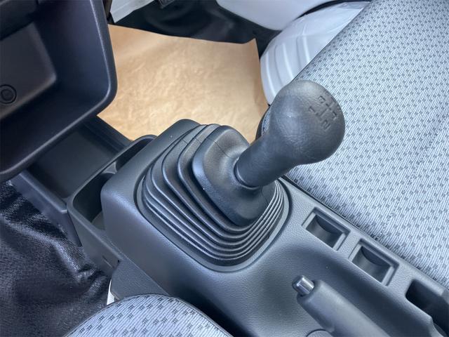 キャリイトラック ＫＣエアコン・パワステ　４ＷＤ　軽トラック　ＭＴ　衝突被害軽減システム　クリアランスソナー　レーンアシスト　アイドリングストップ　オートライト　ＥＳＣ　エアコン　パワーウィンドウ（15枚目）