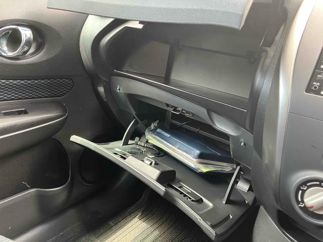 ノート Ｘ　ナビ　ＴＶ　アルミホイール　スマートキー　アイドリングストップ　電動格納ミラー　ＣＶＴ　盗難防止システム　衝突安全ボディ　ＡＢＳ　ＣＤ　ＤＶＤ再生　ＵＳＢ　ミュージックプレイヤー接続可（10枚目）