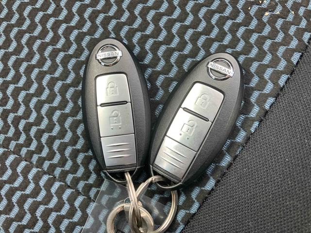 ノート Ｘ　ナビ　ＴＶ　アルミホイール　スマートキー　アイドリングストップ　電動格納ミラー　ＣＶＴ　盗難防止システム　衝突安全ボディ　ＡＢＳ　ＣＤ　ＤＶＤ再生　ＵＳＢ　ミュージックプレイヤー接続可（13枚目）