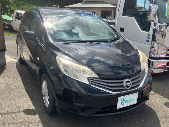 ノート Ｘ　ナビ　ＴＶ　アルミホイール　スマートキー　アイドリングストップ　電動格納ミラー　ＣＶＴ　盗難防止システム　衝突安全ボディ　ＡＢＳ　ＣＤ　ＤＶＤ再生　ＵＳＢ　ミュージックプレイヤー接続可（15枚目）