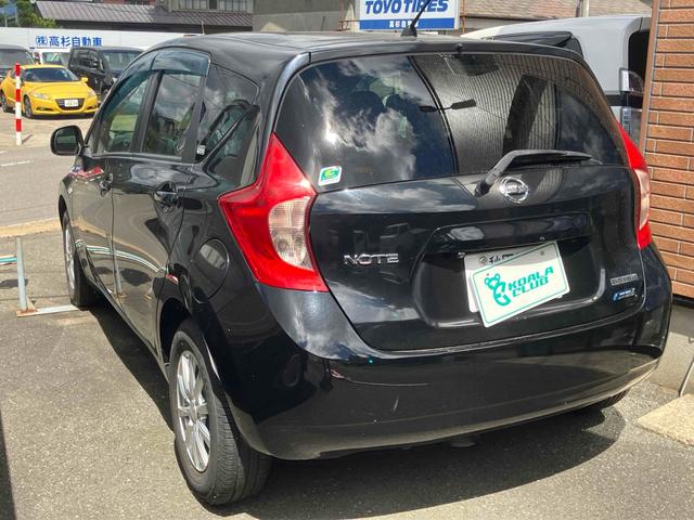 ノート Ｘ　ナビ　ＴＶ　アルミホイール　スマートキー　アイドリングストップ　電動格納ミラー　ＣＶＴ　盗難防止システム　衝突安全ボディ　ＡＢＳ　ＣＤ　ＤＶＤ再生　ＵＳＢ　ミュージックプレイヤー接続可（18枚目）