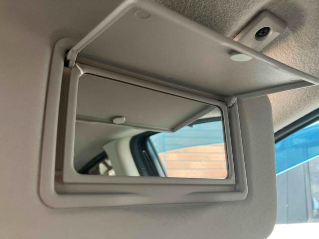 ノート Ｘ　ナビ　ＴＶ　アルミホイール　スマートキー　アイドリングストップ　電動格納ミラー　ＣＶＴ　盗難防止システム　衝突安全ボディ　ＡＢＳ　ＣＤ　ＤＶＤ再生　ＵＳＢ　ミュージックプレイヤー接続可（21枚目）