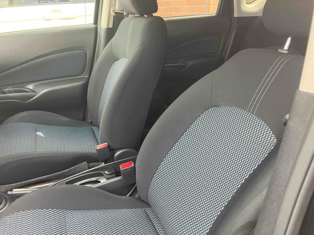 ノート Ｘ　ナビ　ＴＶ　アルミホイール　スマートキー　アイドリングストップ　電動格納ミラー　ＣＶＴ　盗難防止システム　衝突安全ボディ　ＡＢＳ　ＣＤ　ＤＶＤ再生　ＵＳＢ　ミュージックプレイヤー接続可（27枚目）