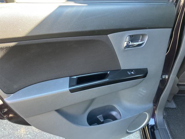 ワゴンＲスティングレー Ｔ　４ＷＤ　ナビ　ＴＶ　オートライト　ＨＩＤ　スマートキー　シートヒーター　ベンチシート　ＣＶＴ　盗難防止システム　ＡＢＳ　ＣＤ　ＵＳＢ　アルミホイール　衝突安全ボディ　エアコン　パワーステアリング（33枚目）