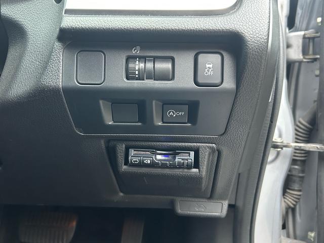 インプレッサスポーツ ２．０ｉアイサイト　アイドリングストップ　レーダーブレーキサポート　ナビ　ＴＶ　４ＷＤ（15枚目）