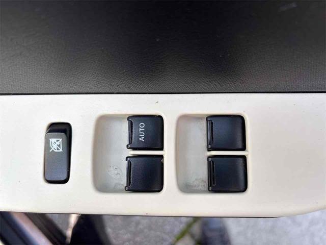 アルト Ｌ　４ＷＤ　キーレスエントリー　アイドリングストップ　シートヒーター　ＣＶＴ　盗難防止システム　ＡＢＳ　ＥＳＣ　ＣＤ　ミュージックプレイヤー接続可　アルミホイール　衝突安全ボディ　エアコン（11枚目）