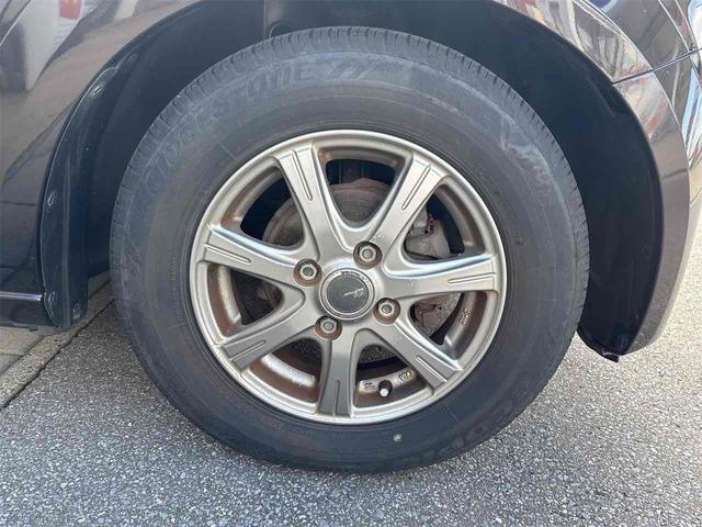 アルト Ｌ　４ＷＤ　キーレスエントリー　アイドリングストップ　シートヒーター　ＣＶＴ　盗難防止システム　ＡＢＳ　ＥＳＣ　ＣＤ　ミュージックプレイヤー接続可　アルミホイール　衝突安全ボディ　エアコン（21枚目）