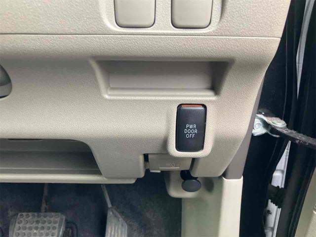 タント Ｇ　４ＷＤ　電動スライドドア　スマートキー　アイドリングストップ　電動格納ミラー　ベンチシート　ＣＶＴ　盗難防止システム　ＡＢＳ　ＣＤ　アルミホイール　衝突安全ボディ　エアコン　パワーステアリング（6枚目）