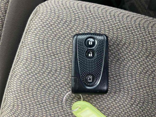 タント Ｇ　４ＷＤ　電動スライドドア　スマートキー　アイドリングストップ　電動格納ミラー　ベンチシート　ＣＶＴ　盗難防止システム　ＡＢＳ　ＣＤ　アルミホイール　衝突安全ボディ　エアコン　パワーステアリング（8枚目）