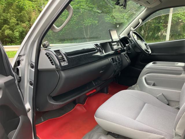 ハイエースワゴン ＤＸ　４ＷＤ　ＥＴＣ　ナビ　ＴＶ　クリアランスソナー　電動スライドドア　電動格納ミラー　ＡＴ　アルミホイール　ＣＤ　ＤＶＤ再生　１００Ｖ電源　ＡＢＳ　エアコン　パワーステアリング　パワーウィンドウ（16枚目）