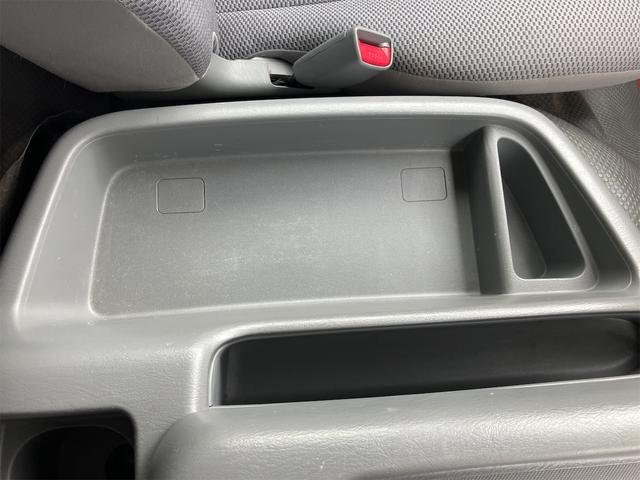 ハイエースワゴン ＤＸ　４ＷＤ　ＥＴＣ　ナビ　ＴＶ　クリアランスソナー　電動スライドドア　電動格納ミラー　ＡＴ　アルミホイール　ＣＤ　ＤＶＤ再生　１００Ｖ電源　ＡＢＳ　エアコン　パワーステアリング　パワーウィンドウ（35枚目）