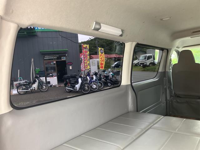 ハイエースワゴン ＤＸ　４ＷＤ　ＥＴＣ　ナビ　ＴＶ　クリアランスソナー　電動スライドドア　電動格納ミラー　ＡＴ　アルミホイール　ＣＤ　ＤＶＤ再生　１００Ｖ電源　ＡＢＳ　エアコン　パワーステアリング　パワーウィンドウ（41枚目）