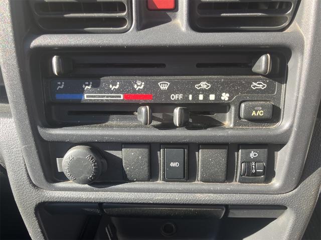 NT100クリッパートラック 4WD MT ナビ エアコン 運転席エアバッグ 助手席エアバッグ CD ミュージックプレイヤー接続可 Bluetooth(7枚目)