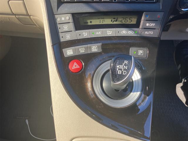 プリウス Sマイコーデ ETC ナビ TV アルミホイール オートライト HID CVT スマートキー 電動格納ミラー 盗難防止システム CD DVD再生 衝突安全ボディ ABS ESC エアコン パワーステアリング(6枚目)