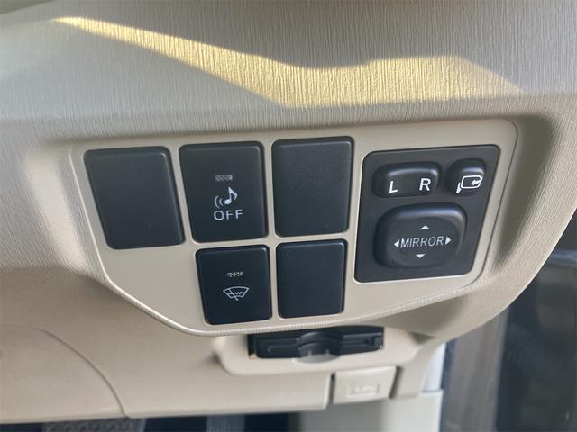 プリウス Sマイコーデ ETC ナビ TV アルミホイール オートライト HID CVT スマートキー 電動格納ミラー 盗難防止システム CD DVD再生 衝突安全ボディ ABS ESC エアコン パワーステアリング(7枚目)
